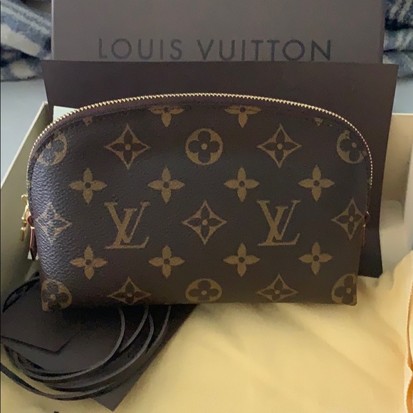 Louis Vuitton Cosmetic Pouch - Picture 2 of 6